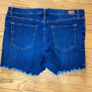 Seven7 Weekend Short size 16